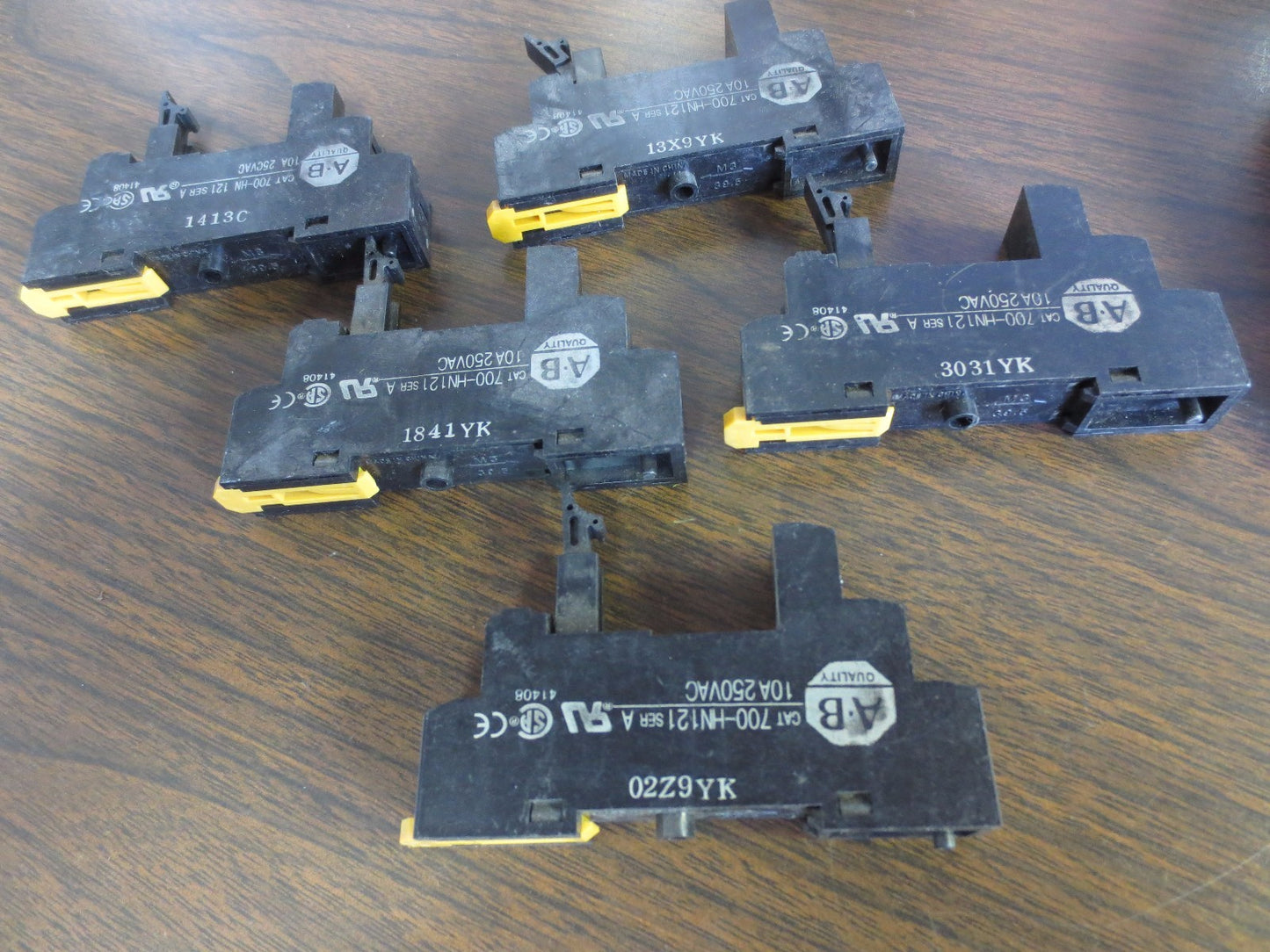 ALLEN-BRADLEY 700-HN121 RELAY SOCKET / BASE (ONLY) - 10A, 250VAC - LOT of 5
