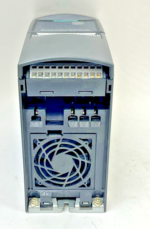 SIEMENS 6SE6440-2UC17-5AA1 MICROMASTER 440 DRIVE G02/2.20 550HZ 0.75KW