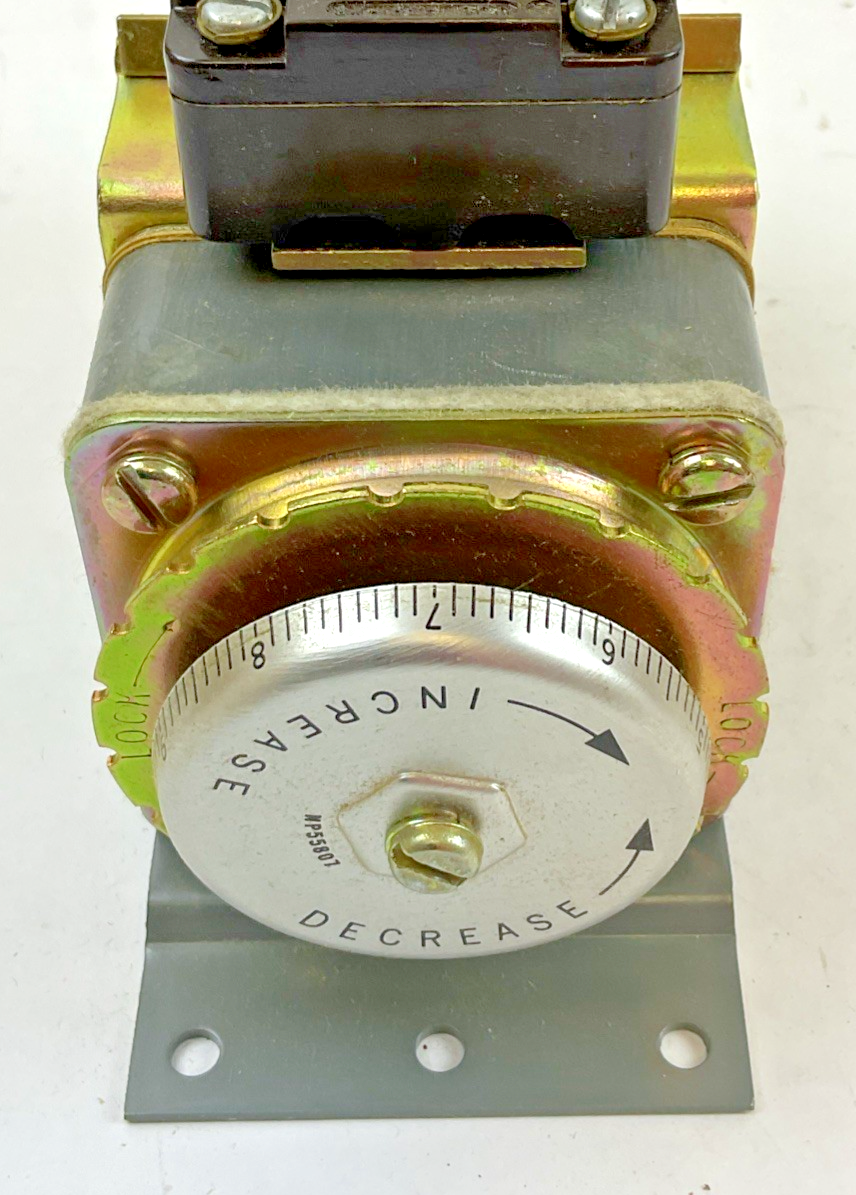 WESTINGHOUSE 1597067 AM TIMING RELAY