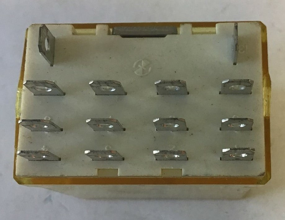 IDEC RH4B-UL RELAY 120/240VAC 30VDC***LOTOF2***