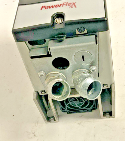 ALLEN BRADLEY 20AD3P4A0AYNNNC0 AC DRIVE POWER FLEX 70 SER A FW 5.001 2HP 3.8A