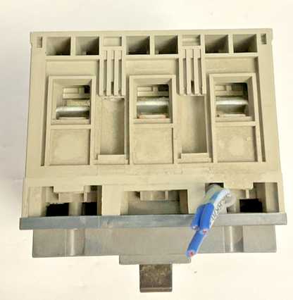 MERLIN GERIN NSE100N NENL34015 CIRCUIT BREAKER 15A 480V *SHUNT WIRE LENGTH VARY*