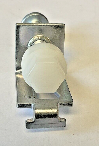 ALLEN BRADLEY 2711P-RTMC MOUNTING CLIPS PANELVIEW ***LOTOF8***