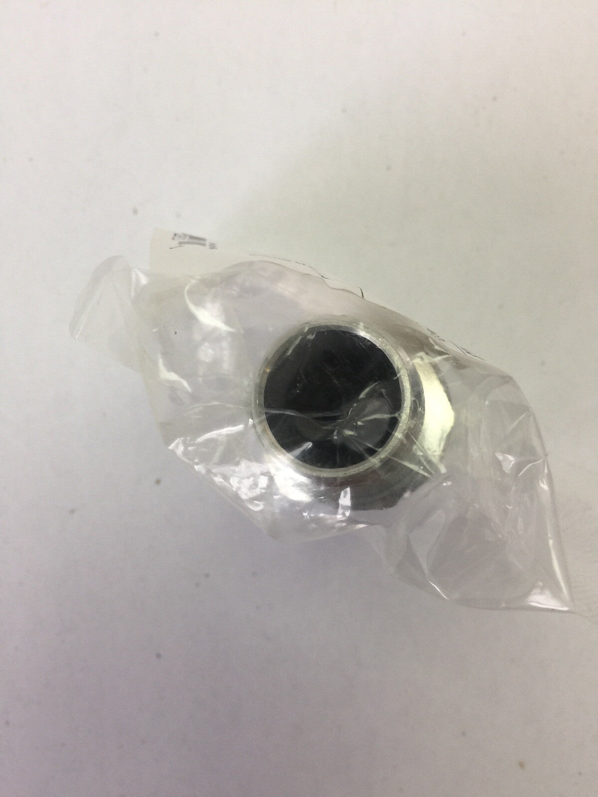 HUBBELL SHC1023 CORD CONNECTOR ALUMINUM N.P.T. HUB SIZE 1/2"