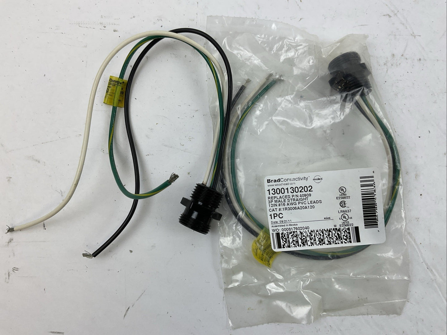 BRAD CONNECTIVITY 1300130202 3P MALE STRAIGHT CONNETOR REPLACES 40909 (LOT OF 2)