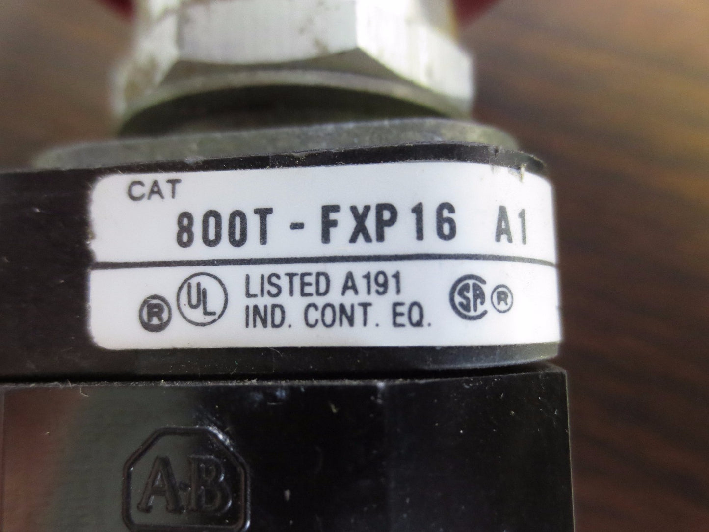 ALLEN-BRADLEY 800T-FXP A1 Ser. T MUSHROOM-HEAD PULL-TO-RELEASE BUTTON - RED