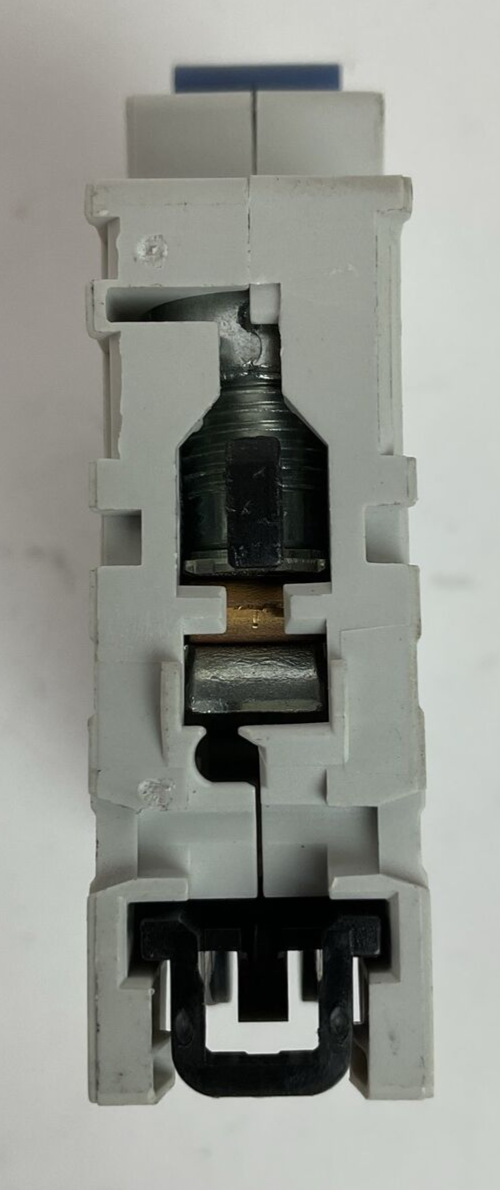 ALLEN BRADLEY 1492-SPM1D030 CIRCUIT BREAKER SER D 3AMP 277VAC 48VDC 1POLE