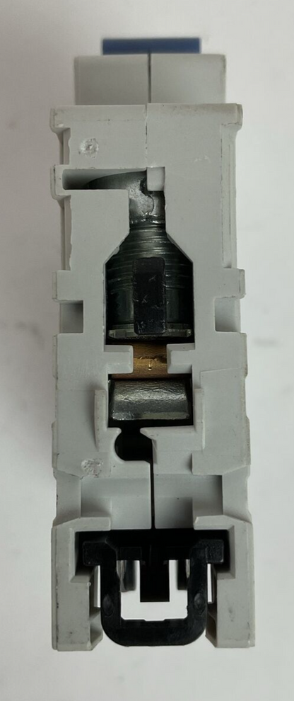 ALLEN BRADLEY 1492-SPM1D030 CIRCUIT BREAKER SER D 3AMP 277VAC 48VDC 1POLE