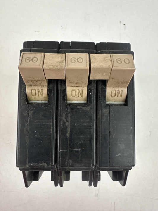 CUTLER HAMMER CH360 CIRCUIT BREAKER 30AMP 240VAC 3POLE CLASS CTL TYPE CH