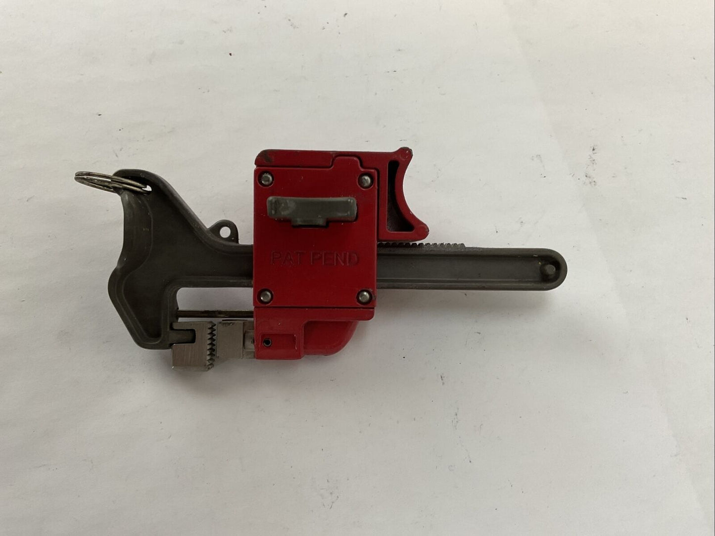 MASTER LOCK SAFETY SERIES S3068 BALL VALVE LOCKOUT