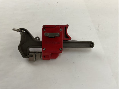 MASTER LOCK SAFETY SERIES S3068 BALL VALVE LOCKOUT