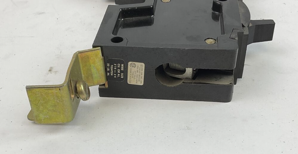 SQUARE D FY14020C  CIRCUIT BREAKER 20A 277VAC 1-POLE ***LOTOF3***