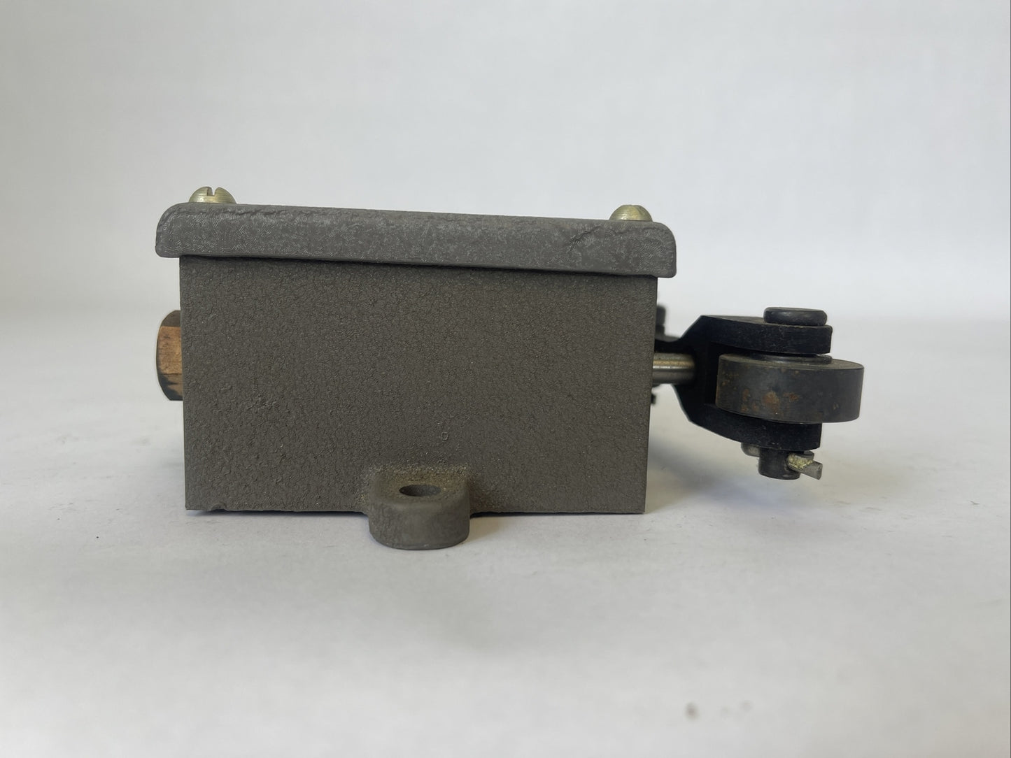 REES 03810-200 LIMIT LH