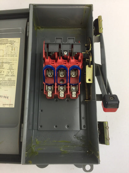 SQUARE D H321A FUSIBLE SAFETY SWITCH SERIES E1 240VAC 30A 7.5HP 3 POLE