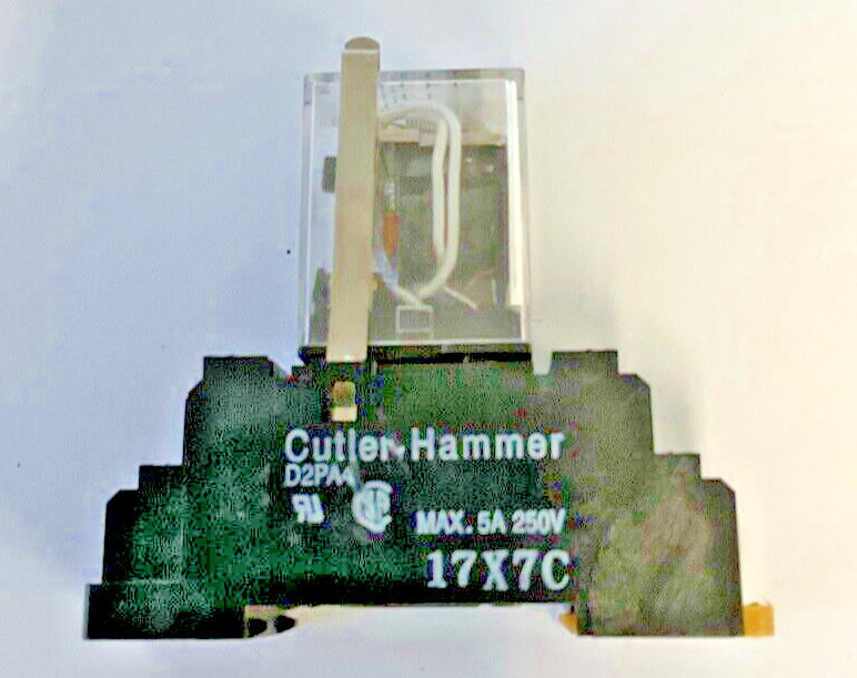 CUTLER HAMMER D2PR4A SER.A2 RELAY 120VAC W/ D2PA4 RELAY SOCKET 5A 250V