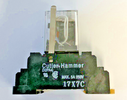 CUTLER HAMMER D2PR4A SER.A2 RELAY 120VAC W/ D2PA4 RELAY SOCKET 5A 250V