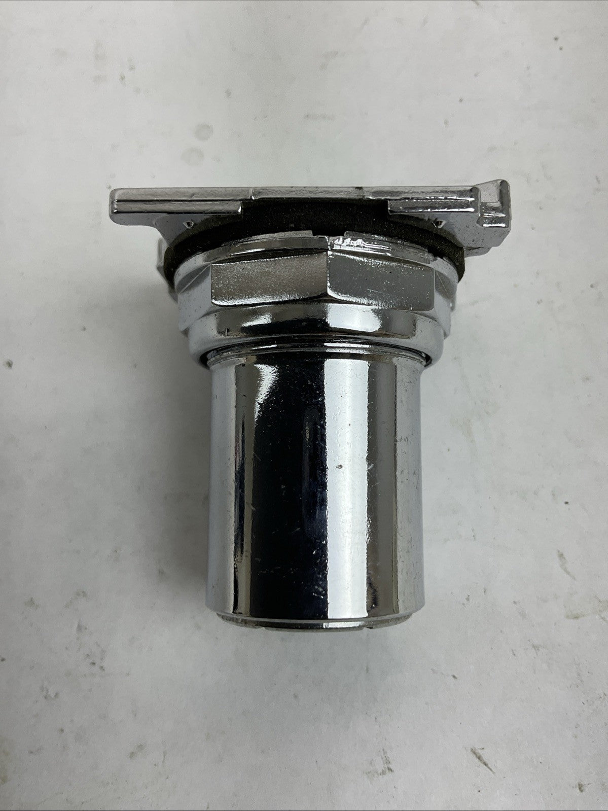 CUTLER HAMMER 10250T15237H620 SELECTOR SWITCH KEY OPERATED 3 POSITION (NO KEY)