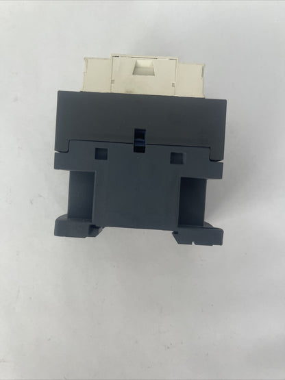 TELEMECANIQUE/ SCHNEIDER ELEC LC1D09 CONTACTOR 25A 600VAC 7.5HP COIL 24V 50/60HZ