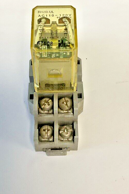IDEC RH2B-UL RELAY 120VAC 50/60HZ W/ SH2B-05 SOCKET 10A 300V  ***LOTOF2***