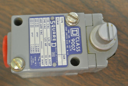 SQUARE D 9007 B52A, Ser. B HEAVY DUTY LIMIT SWITCH / NEW SURPLUS