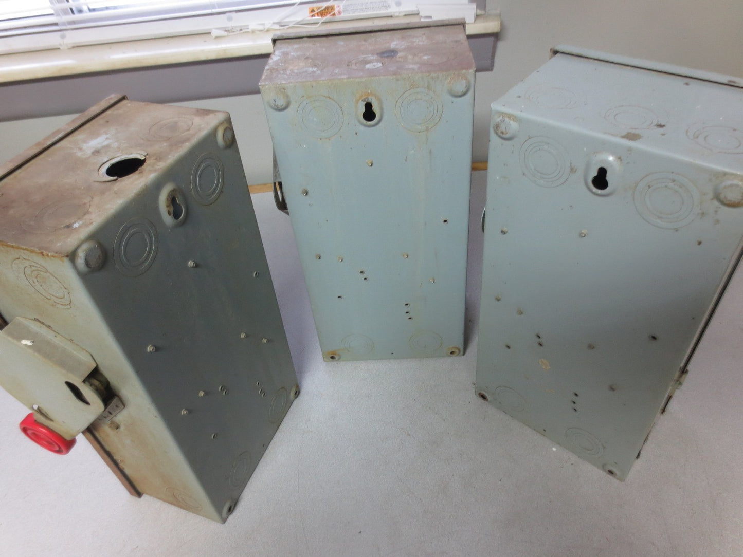 EATON / CUTLER-HAMMER DH361UGK 600V 30A HEAVY DUTY FUSIBLE SAFETY SWITCH