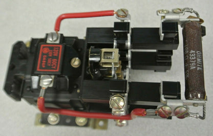 ALLEN-BRADLEY 700-BA300A1, Series A / RELAY / 3-POLE / N.O. / 120V / NEW SURPLUS