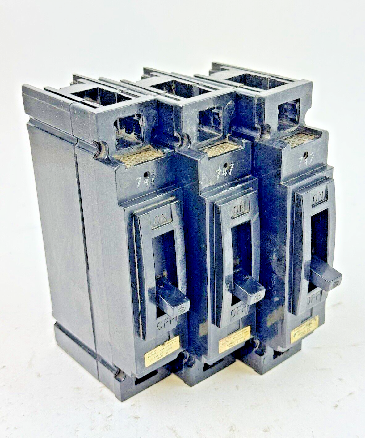 GE **LOT OF 3** - TEF113015 - CIRCUIT BREAKER - 1 POLE/15A/277 VAC