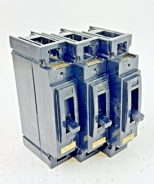 GE **LOT OF 3** - TEF113015 - CIRCUIT BREAKER - 1 POLE/15A/277 VAC