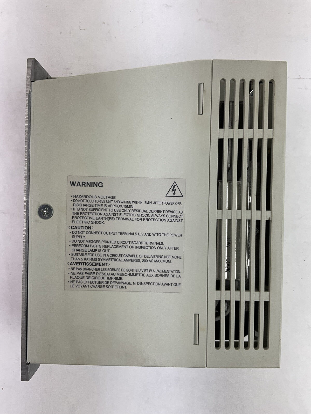 MITSUBISHI MR-J2S-40A AC SERVO DRIVE OUTPUT 170VAC 0-360HZ 2.8A
