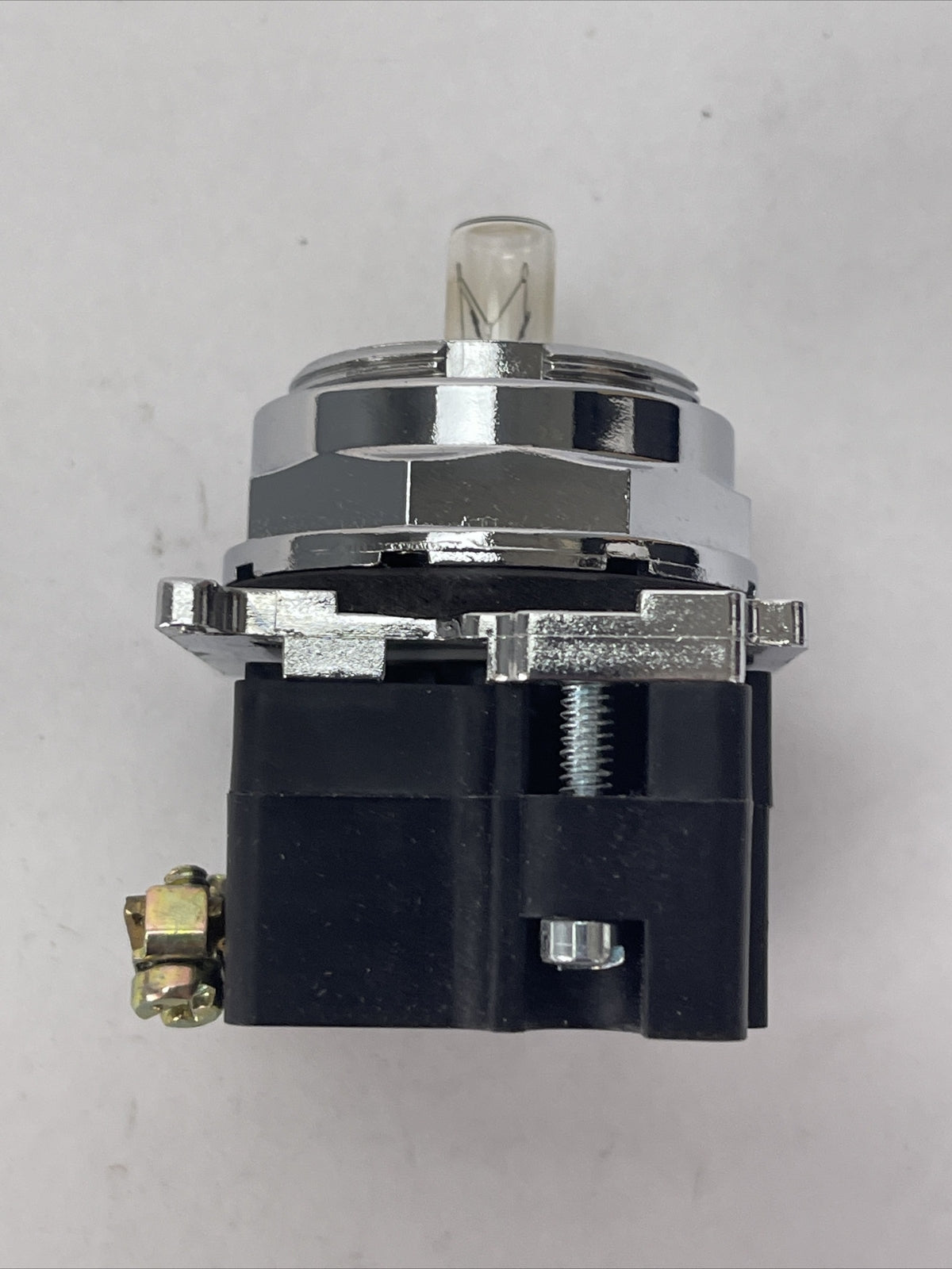 CUTLER HAMMER 10250T202N STD. IND. LIGHT RESISTOR 240V 1 HOLE MTG. SERIES B2