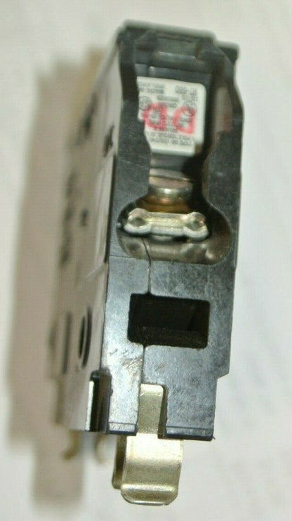 SQUARE D QO115 CIRCUIT BREAKER / 15A / 120/240VAC / 1 POLE***LOTOF5***