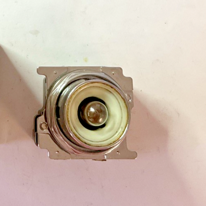 EATON 10250ED1197 ILLUMINATED PUSH BUTTON 120V SER.B2 WITHOUT GUARD