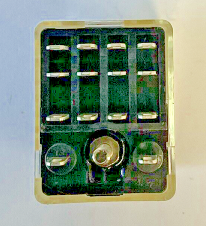 ALLEN BRADLEY 700-HC24Z24-4 RELAY 24VDC SER.A 1/6HP 5A 50/60HZ ***LOTOF9***