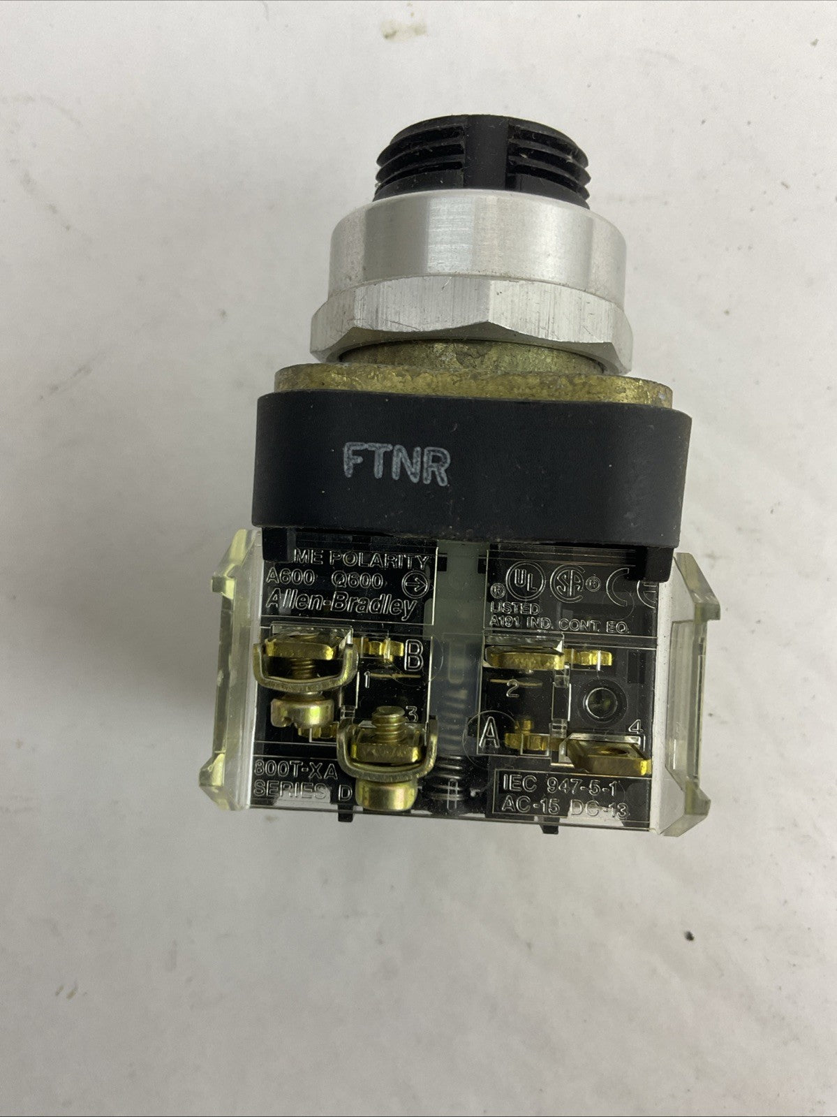 ALLEN BRADLEY 800T-QMH24A SER T ILLUMINATED PUSH BUTTON 24V NO LENS