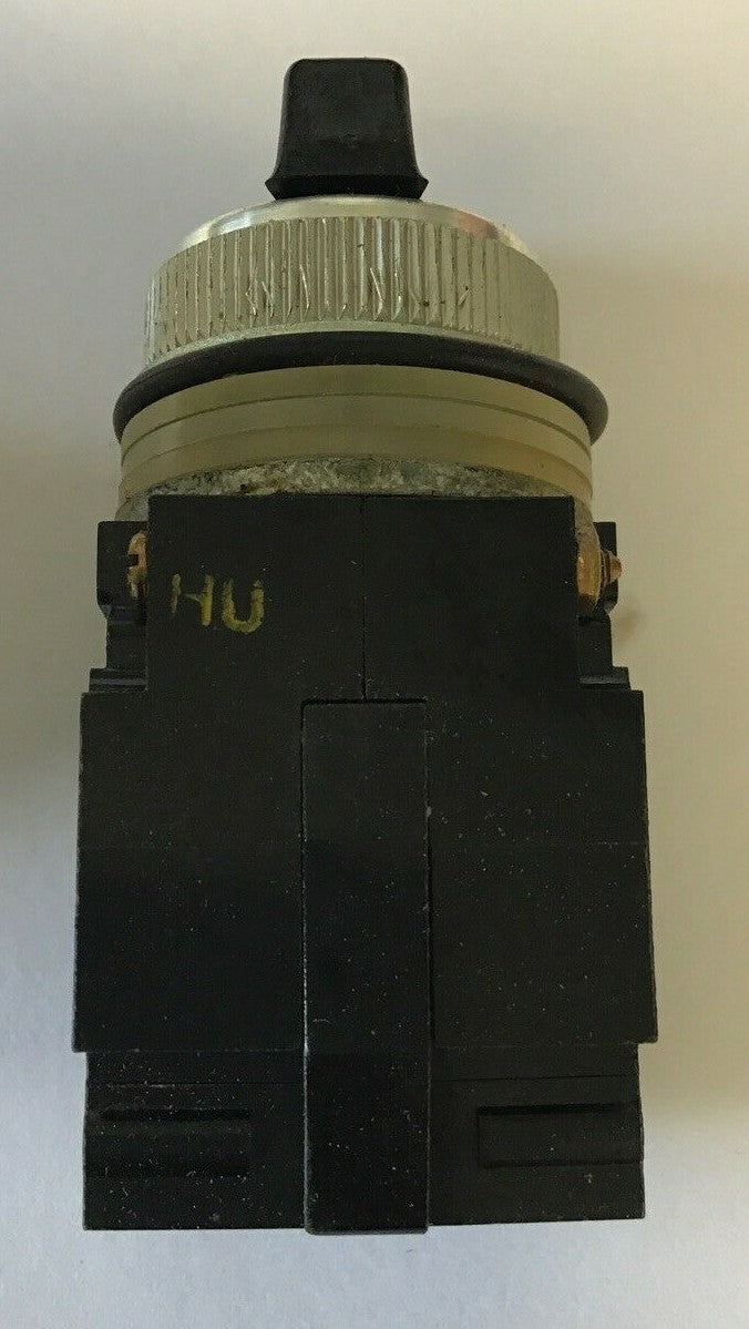 GENERAL ELECTRIC CR104B222 SELECTOR SWITCH 3POS 150V BLACK