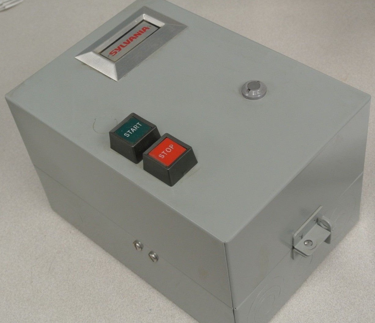 SYLVANIA / JOSLYN CLARK T13AA3A-26 AC MAGNETIC STARTER / 220-240V COIL / NEW