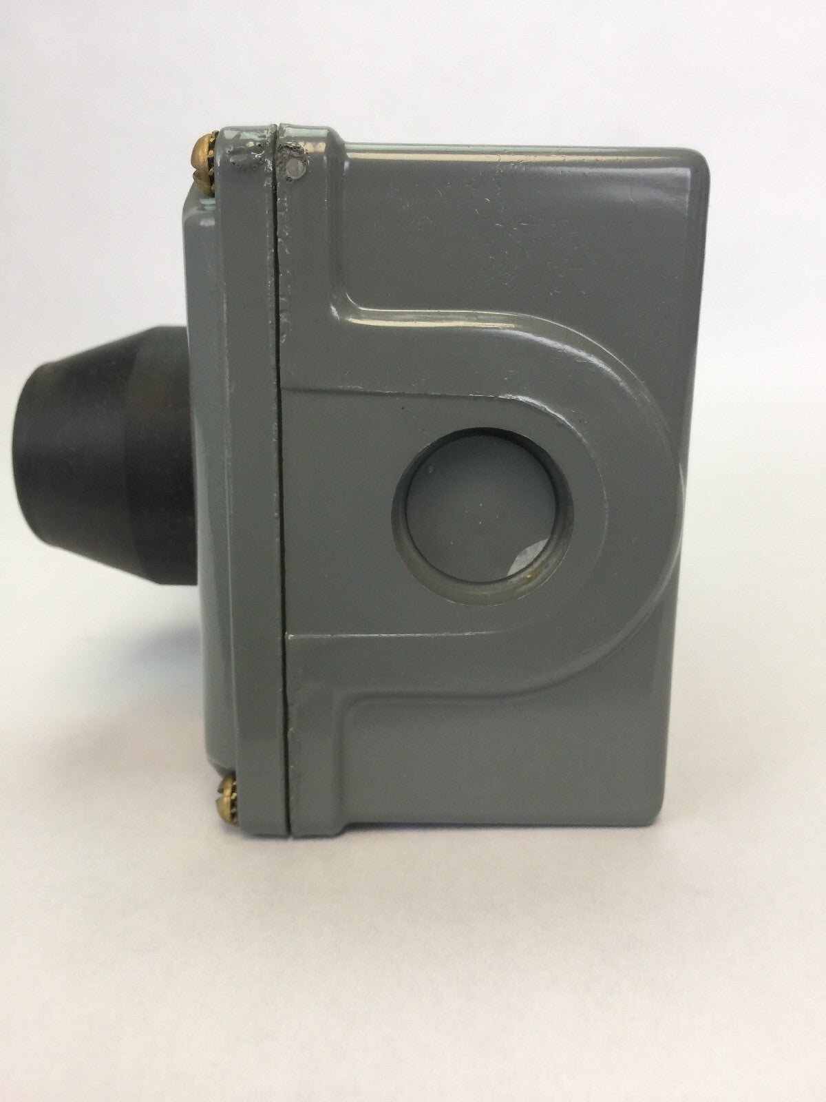WESTINGHOUSE TYPE HDW PUSHBUTTON CONTROL STATION 600V HEAVY DUTY NEMA 4
