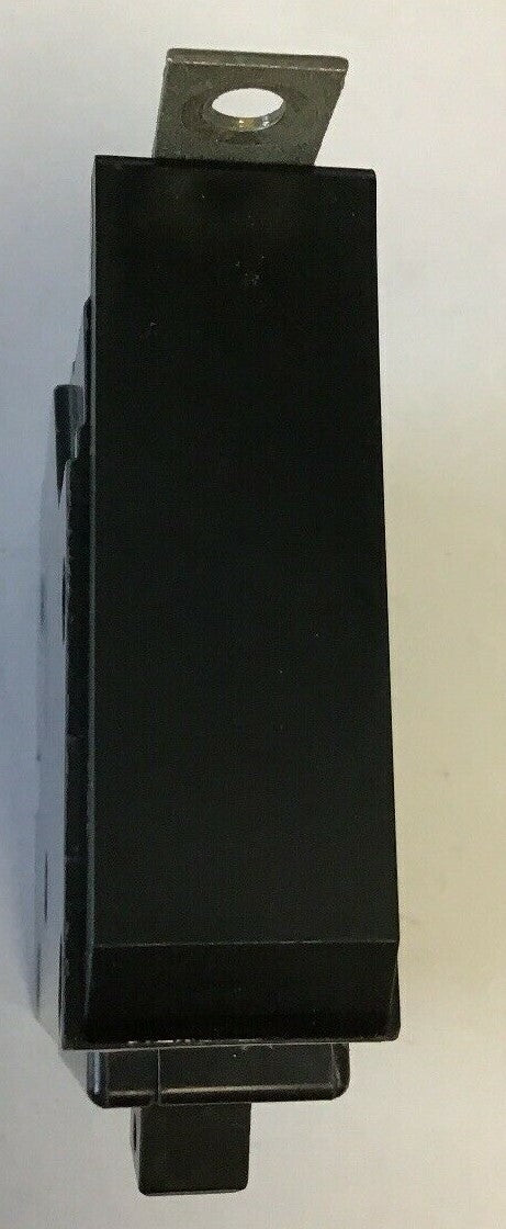 CUTLER HAMMER GHQ1020 QUICKLAG 20AMP CIRCUIT BREAKER 120/240VAC***LOTOF10***
