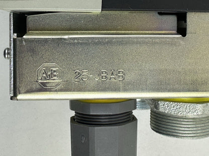ALLEN-BRADLEY 25B-D010N104 AC DRIVE SER.A 528V FRN:5.001 4KW 5HP 3P W/25-JBAB