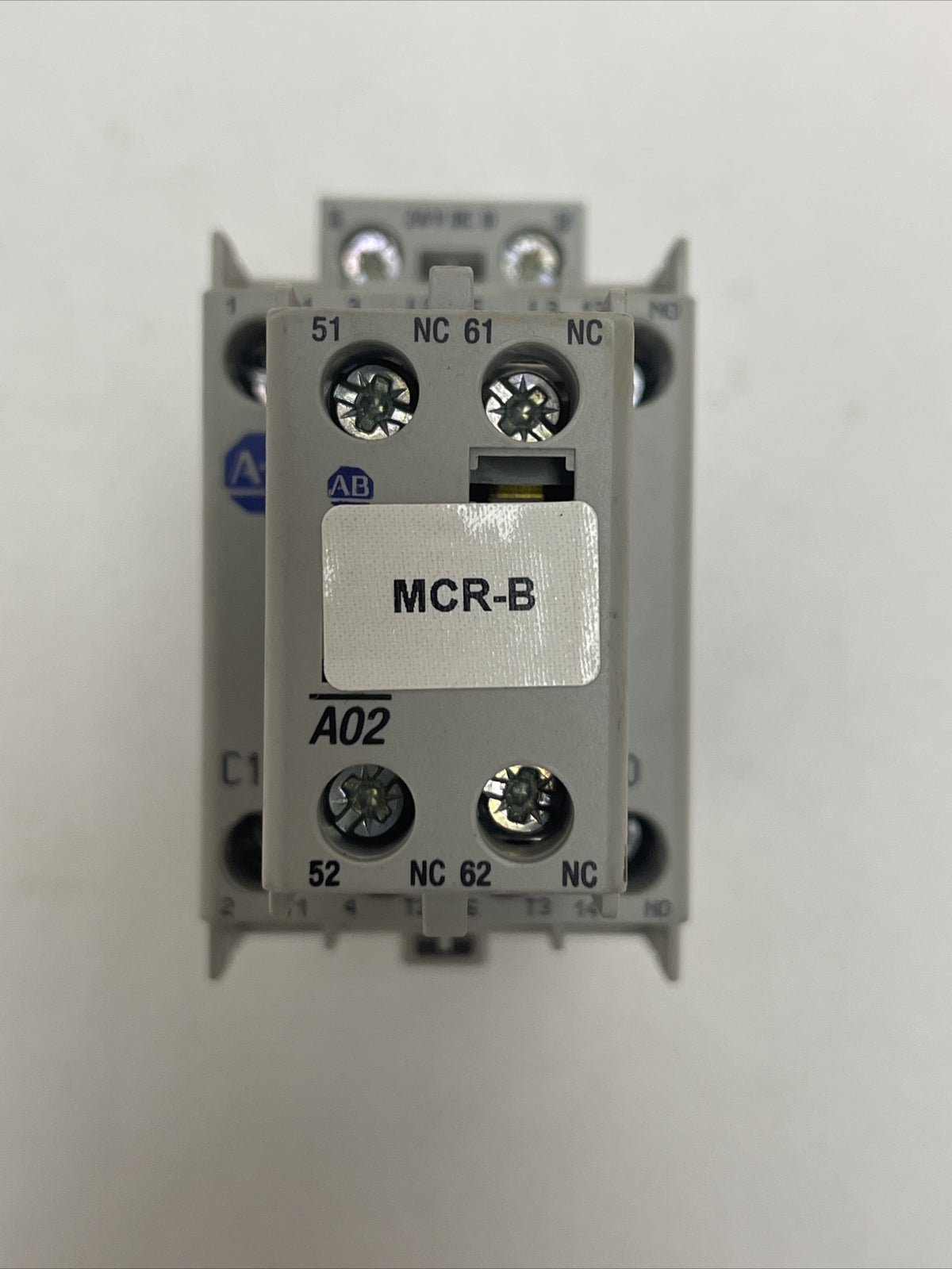 ALLEN BRADLEY 100-C12D*10 CONTACTOR SER A 600VAC 25A 10HP COIL 24VDC 100-F SER B