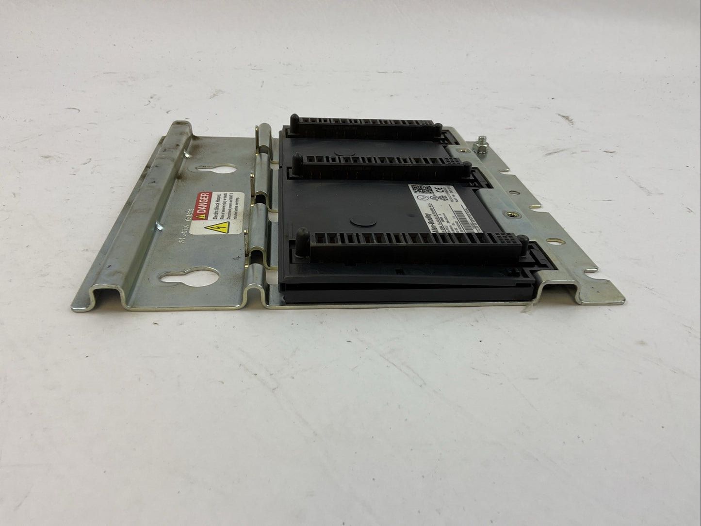 ALLEN BRADLEY 2094-PRS2 SER A 2 AXIS SLIM POWER RAIL 230VAC 425VDC 6A