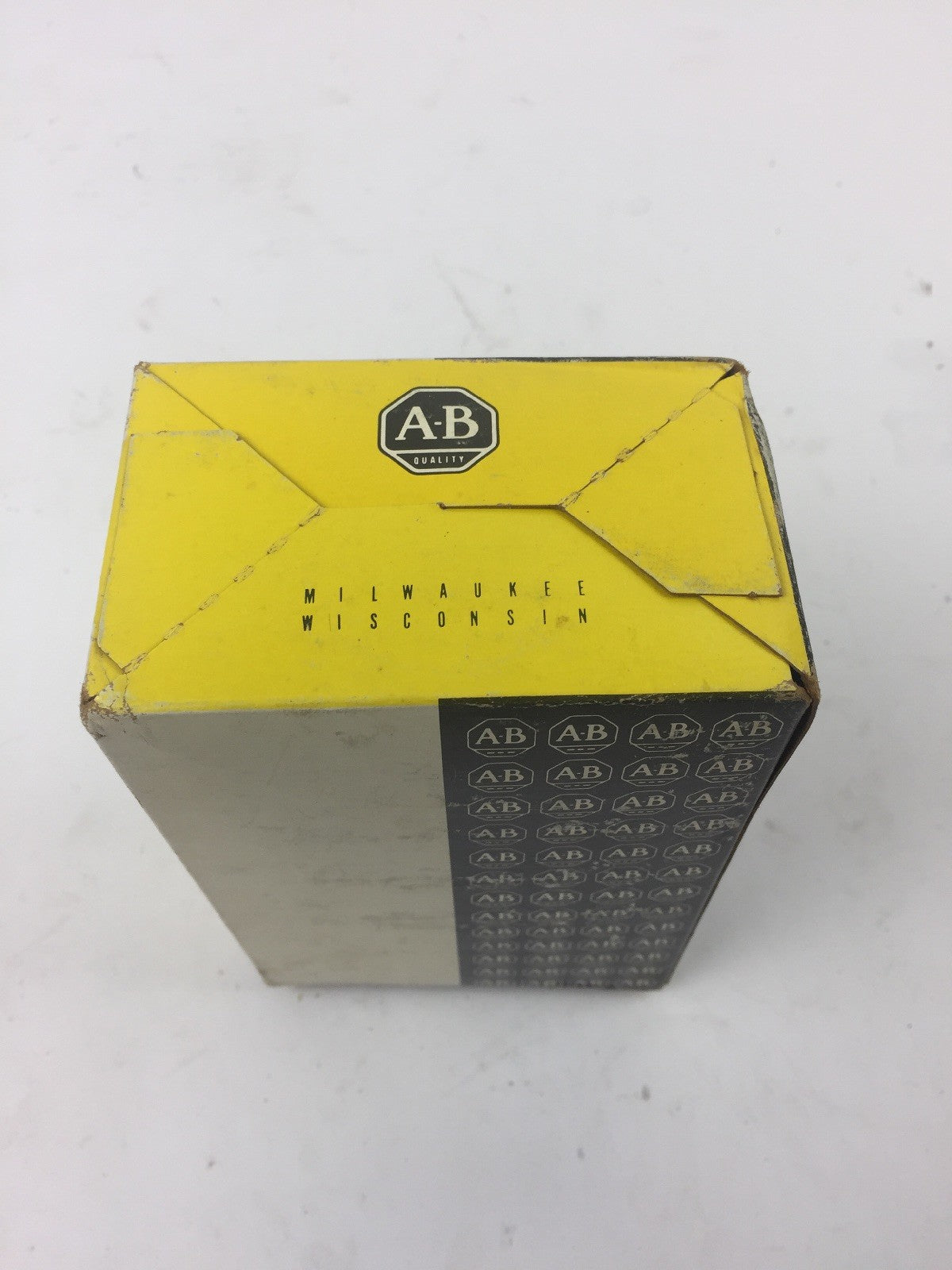 ALLEN BRADLEY 700-PSBA1 SOLID STATE TIMING RELAY TYPE PS 120V 60HZ 110V 50HZ