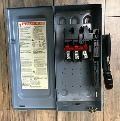 SQUARE D HU361 SAFETY SWITCH SER.F1 30A  NON FUSIBLE TYPE1 600VAC/VDC 30HP