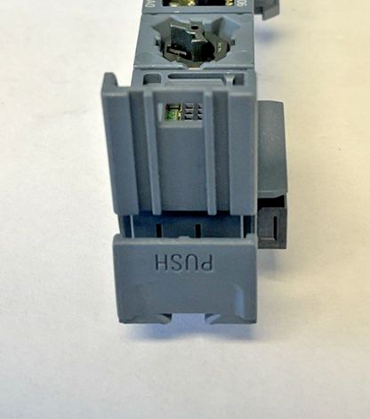 SIEMENS 6ES7 193-6BA00-0BA0 DIGITAL BASE MODULE ****LOTOF10****