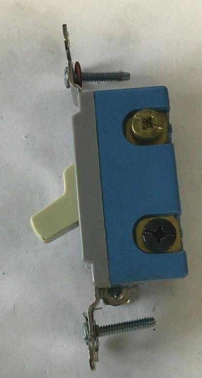 HUBBELL HBL1203I SWITCH IVORY SER 1200 3WAY  TOGGLE 15A 120/277VAC***LOTOF2***