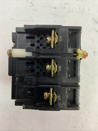 FUJI ELETRIC FA EA33AC AUTO BREAKER 30A 220VAC 2.5kA 3POLE 3HP 3PH