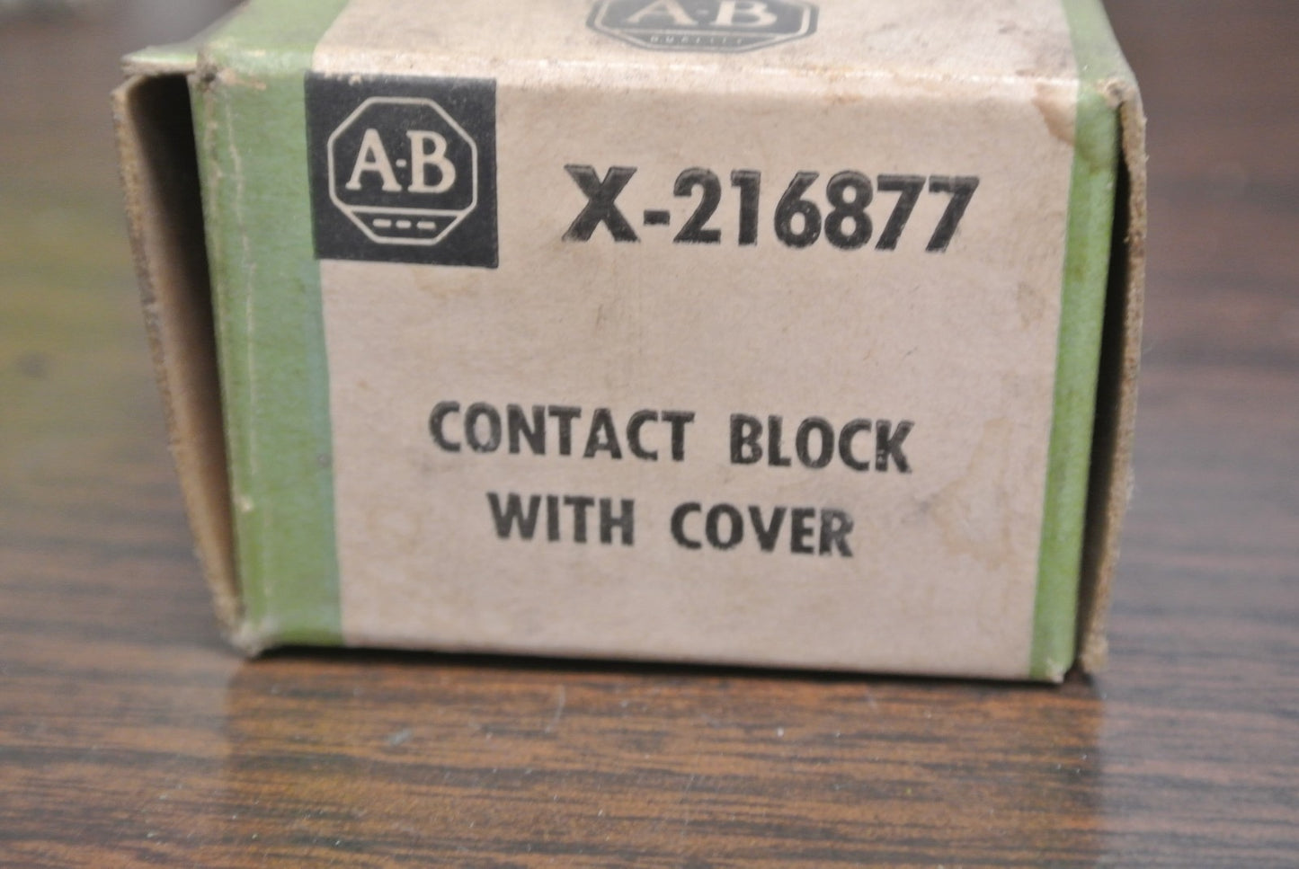 ALLEN-BRADLEY X-216877 CONTACT BLOCK with COVER / NEW SURPLUS