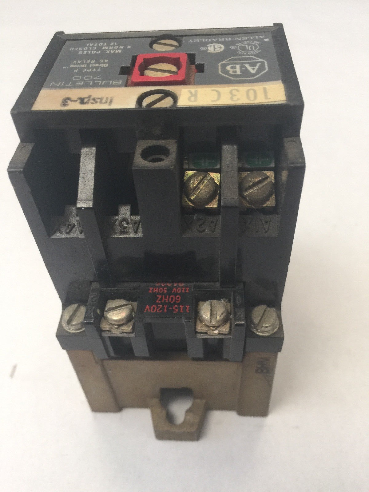 ALLEN BRADLEY 700-P000A1 CONTROL RELAY TYPE P 115-120V 60HZ 110V 50HZ SERIES A