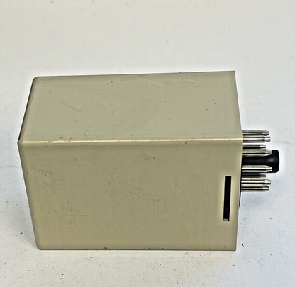 OMRON - 61F-GP-ND - FLOATLESS LEVEL SWITCH 100VAC & OMRON - PF113A - SOCKET BASE