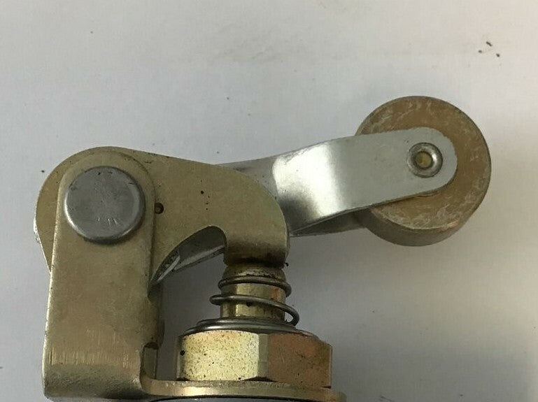 MICRO SWITCH BZE6-2RQ2 8923 LIMIT SWITCH 600VAC 250VDC